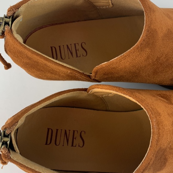 Dunes caramel (brown tones) faux suede ankle bootie size 6M - Picture 5 of 14